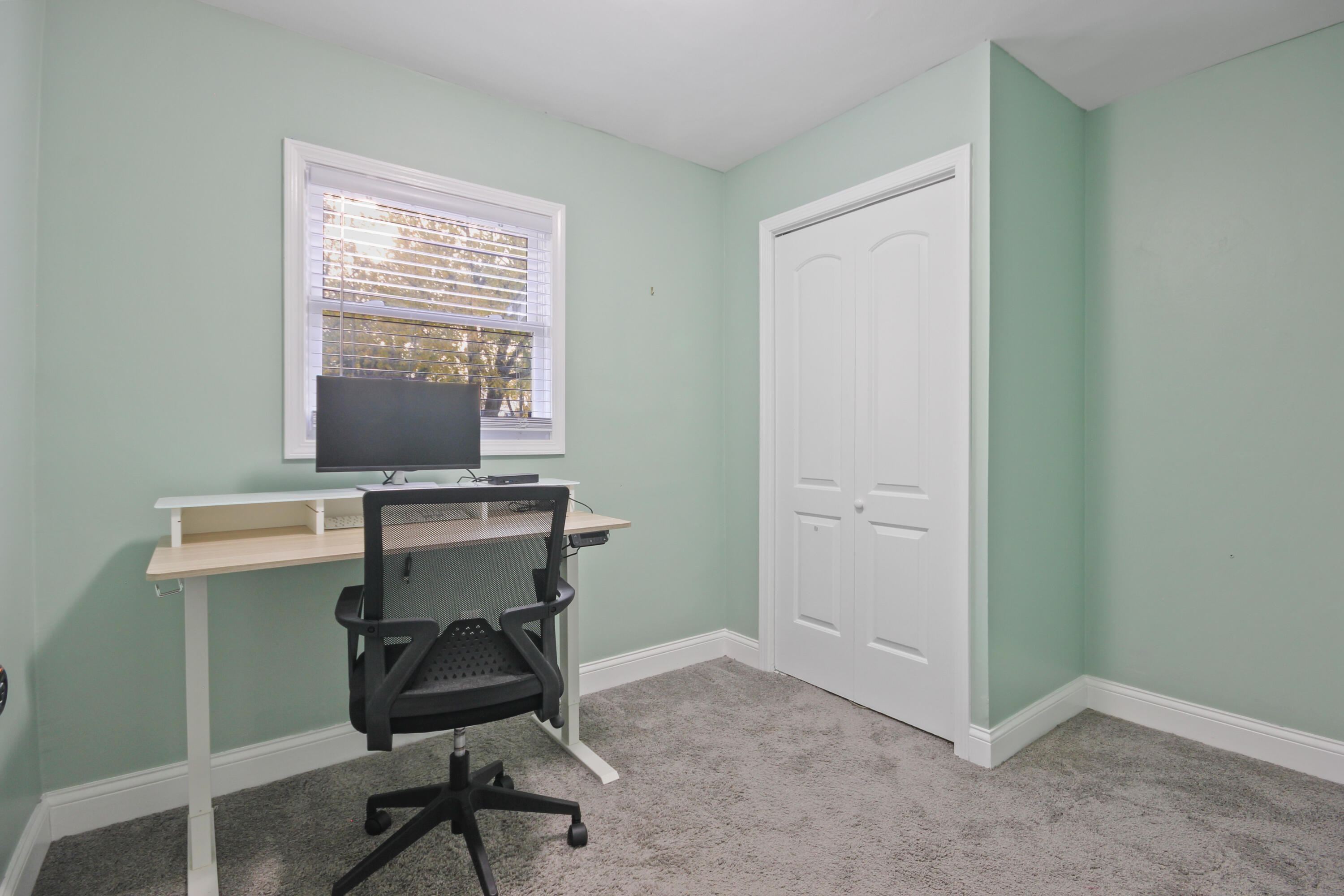 206 Birch Street Crown Point, IN 46307 - Photo 7 of 12 3000x2000