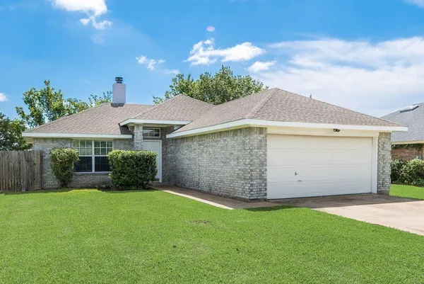 $184,500 | 1415 South Medora Street, Terrell, TX 75160