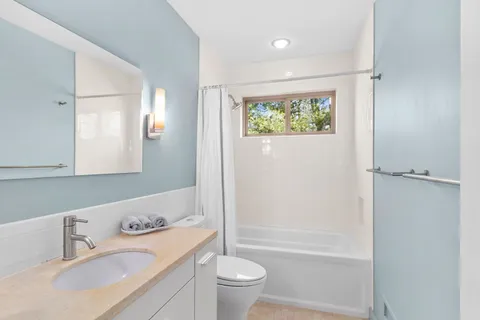 Undisclosed Address, Wainscott, NY 11975