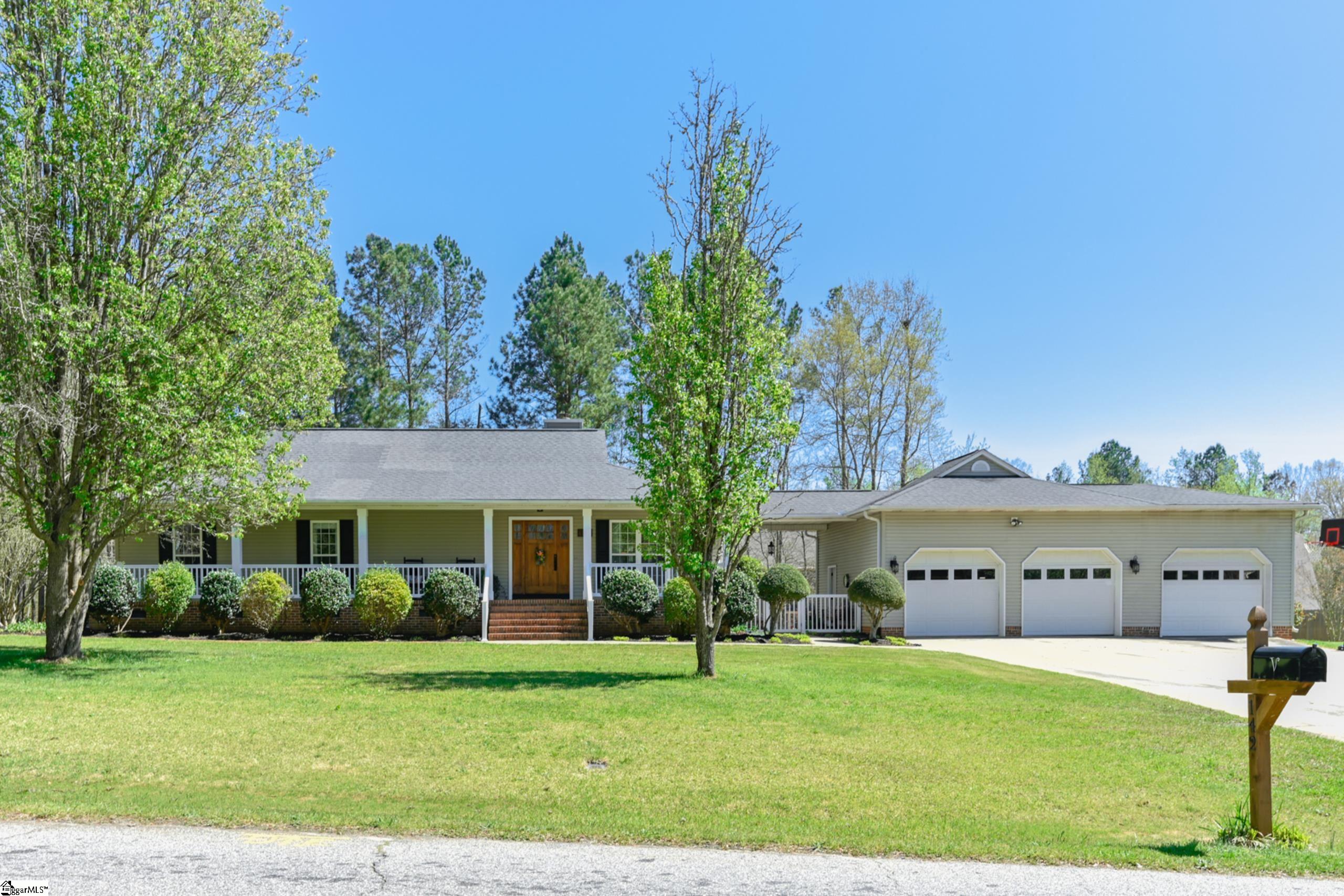 142 Carolina Way Fountain Inn, SC 29644 - Photo 2 of 27 Gallery Image 2
