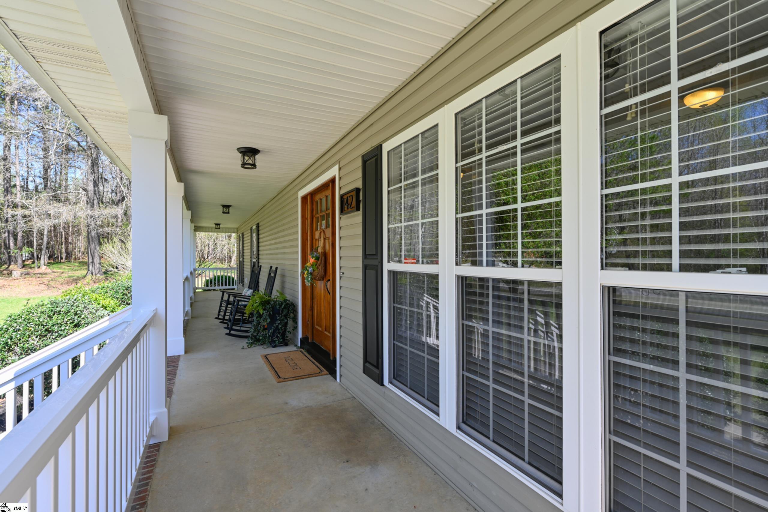 142 Carolina Way Fountain Inn, SC 29644 - Photo 3 of 27 Gallery Image 3