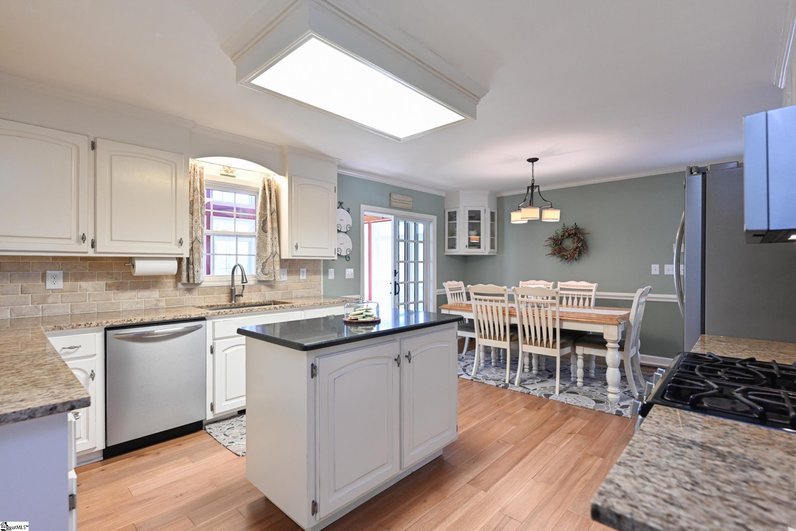 142 Carolina Way Fountain Inn, SC 29644 - Photo 8 of 27 Gallery Image 8