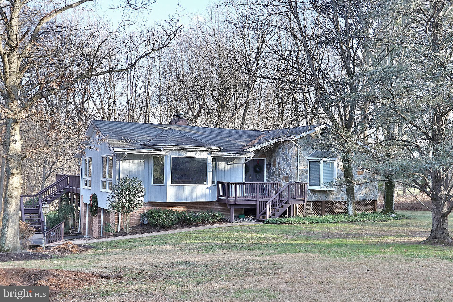 1437 Crowell Road Vienna, VA 22182 - Photo 2 of 36