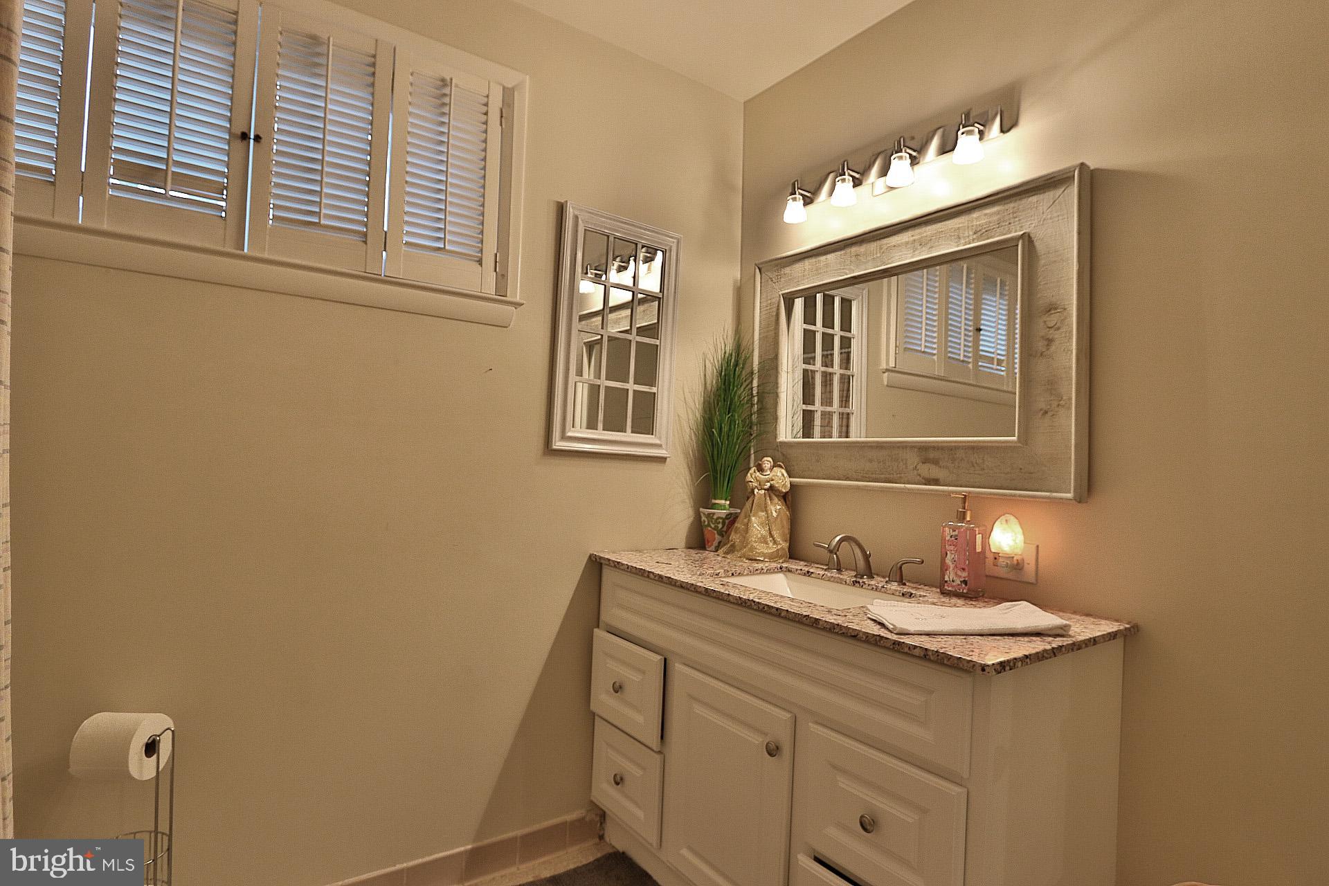 1437 Crowell Road Vienna, VA 22182 - Photo 17 of 36