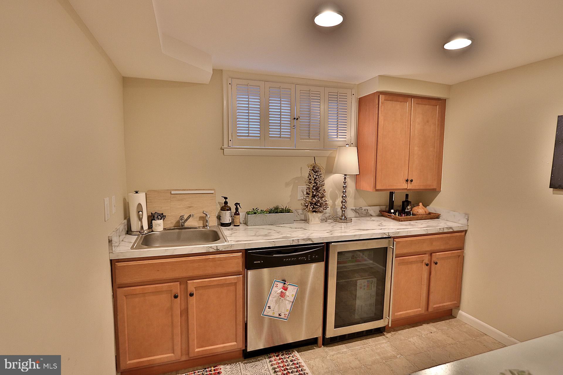 1437 Crowell Road Vienna, VA 22182 - Photo 21 of 36