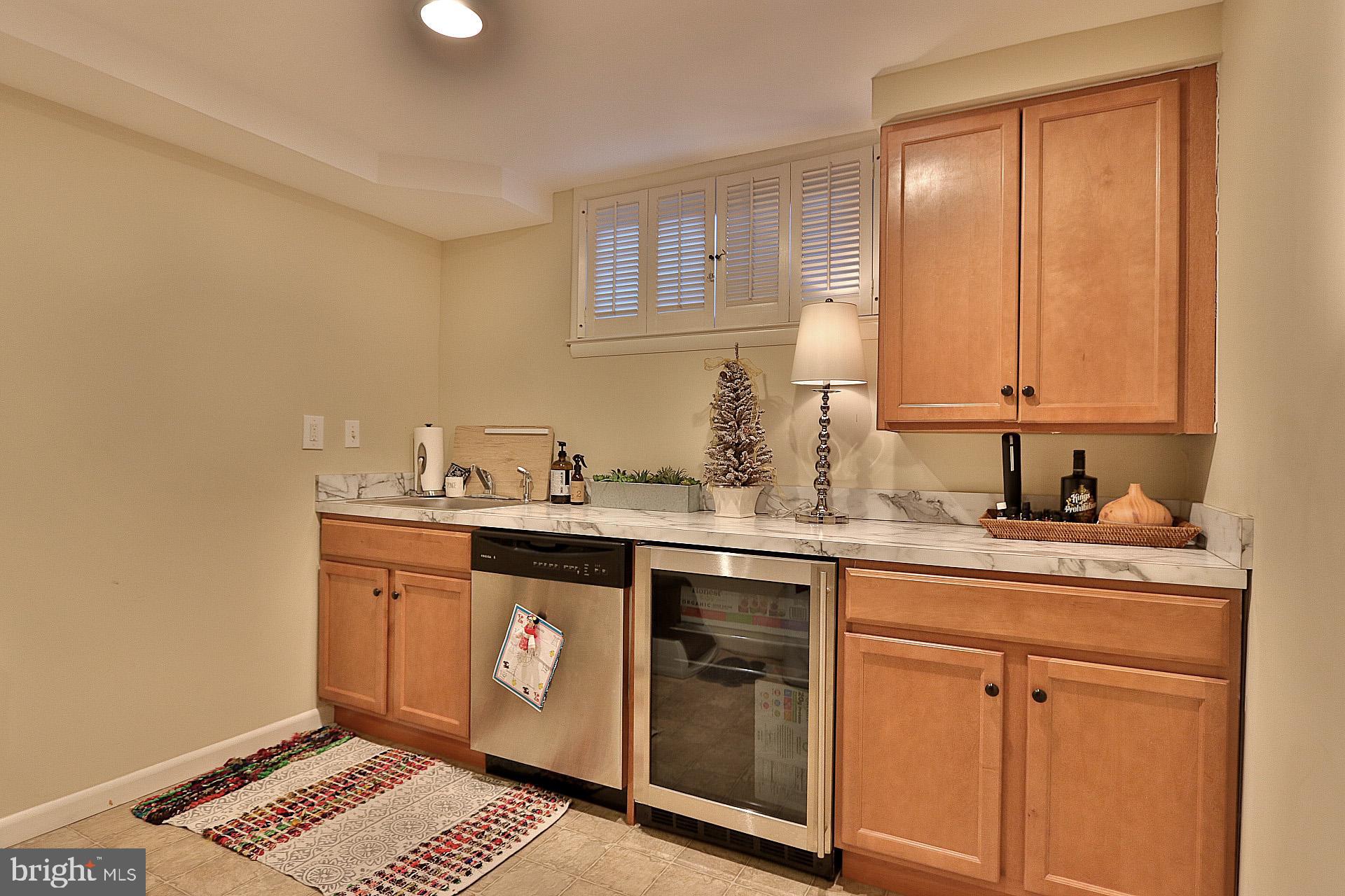 1437 Crowell Road Vienna, VA 22182 - Photo 22 of 36