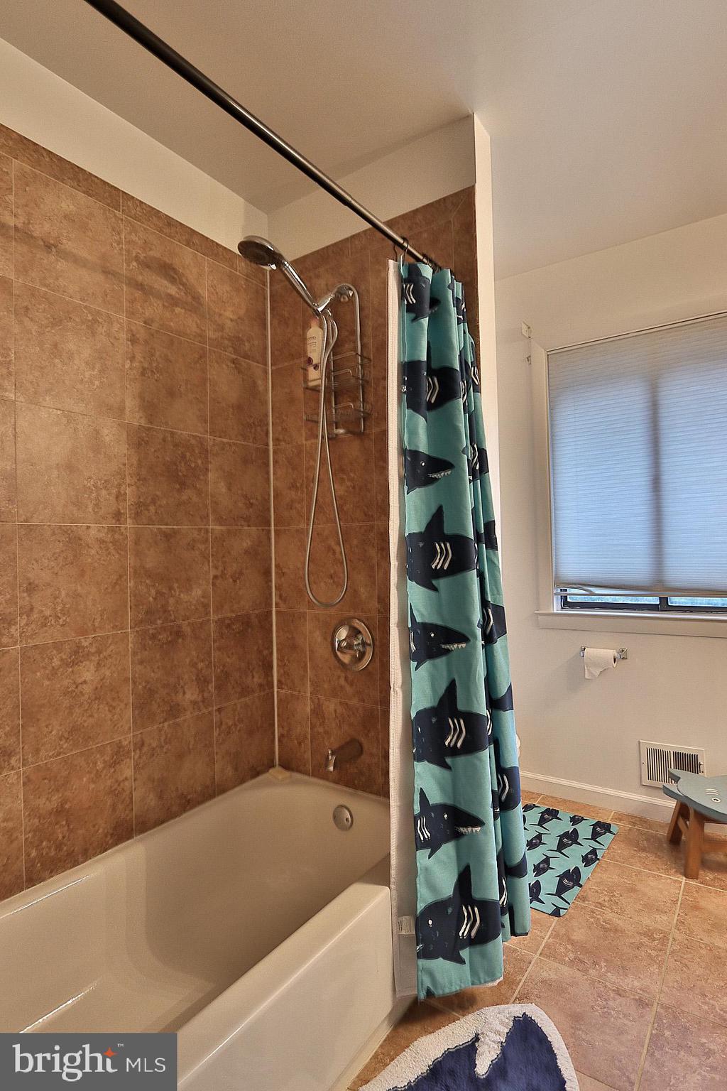 1437 Crowell Road Vienna, VA 22182 - Photo 25 of 36