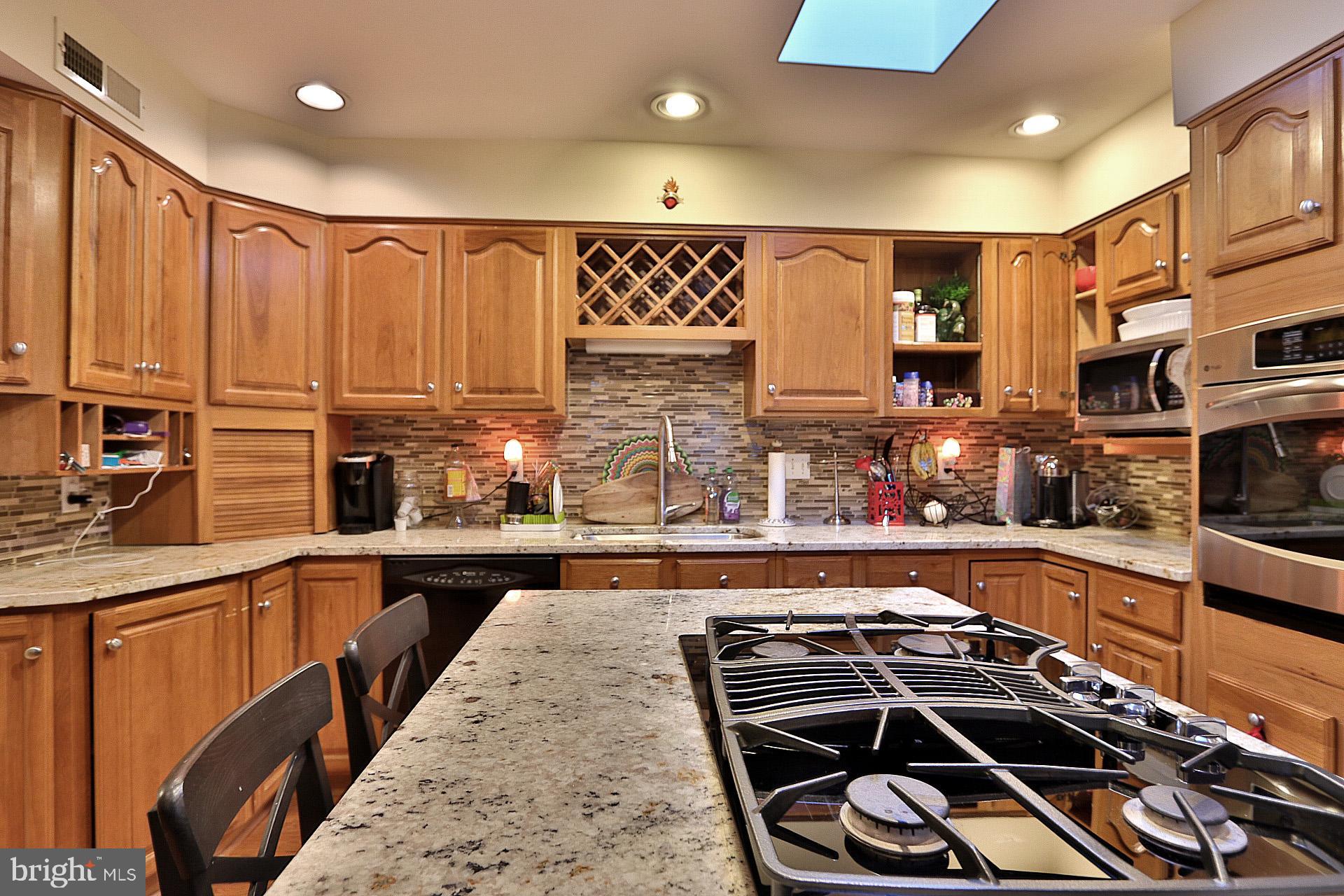 1437 Crowell Road Vienna, VA 22182 - Photo 5 of 36