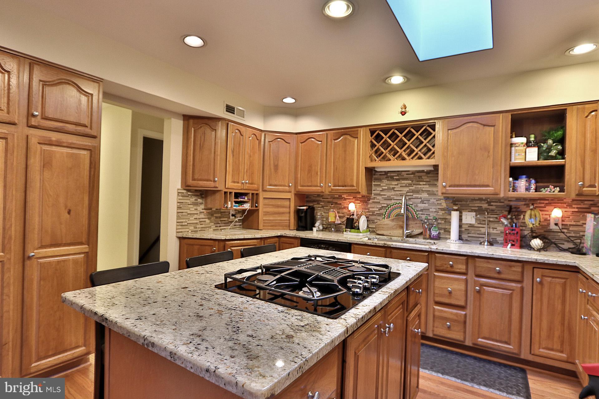1437 Crowell Road Vienna, VA 22182 - Photo 6 of 36