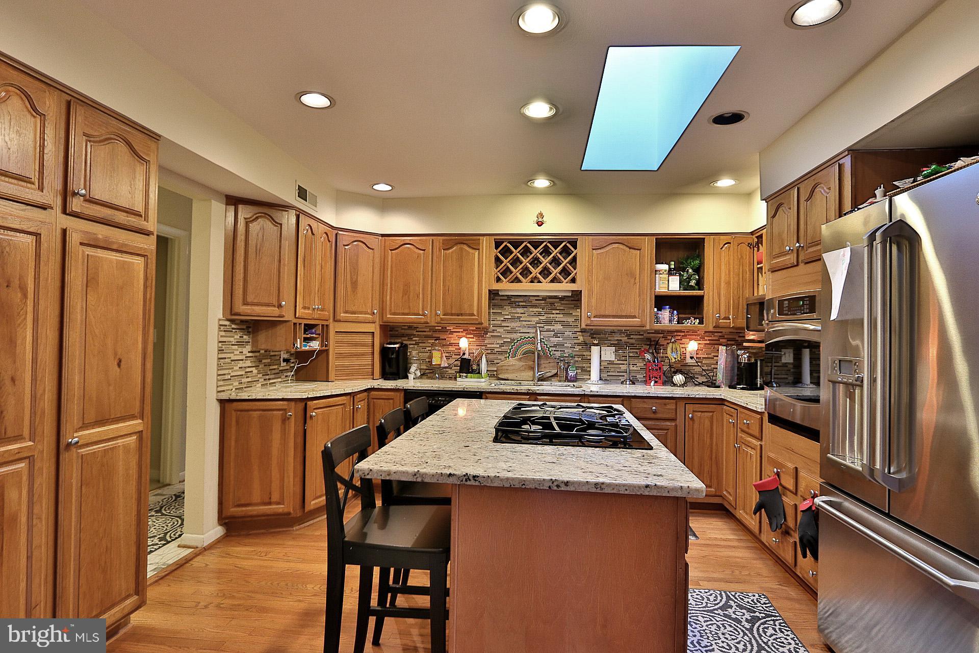 1437 Crowell Road Vienna, VA 22182 - Photo 7 of 36