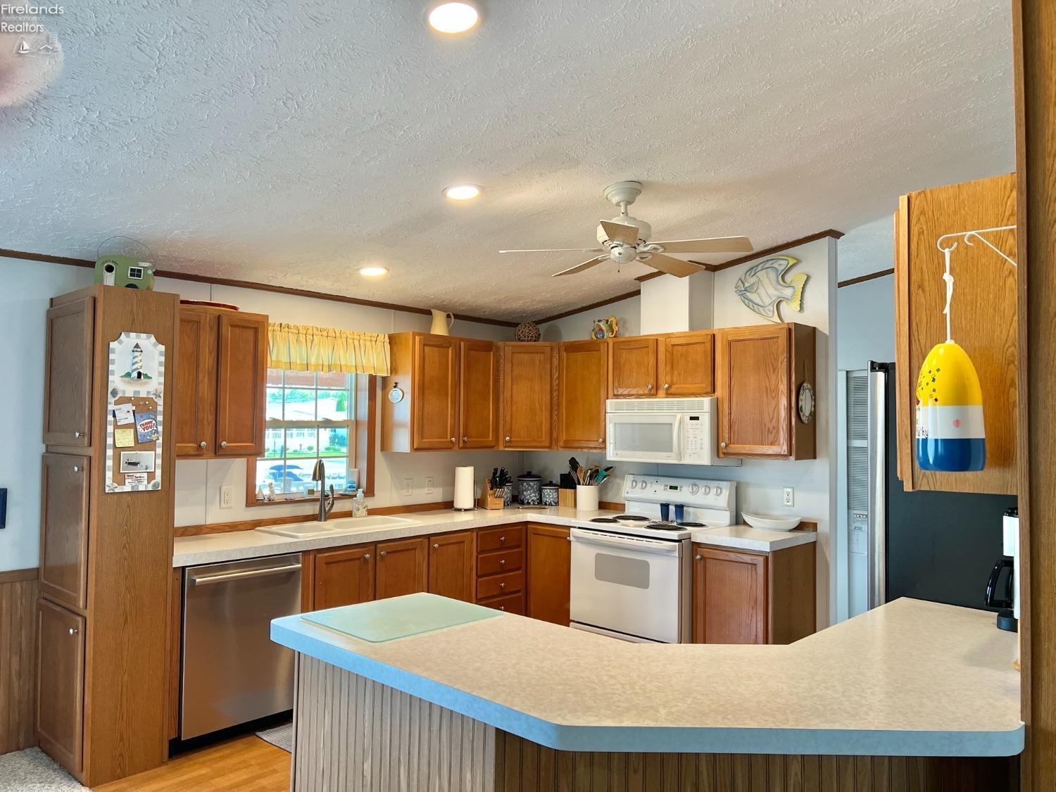 1600 North Buck Road, Unit 82 Lakeside Marblehead, OH 43440 - Photo 15 of 36 Gallery Image 15