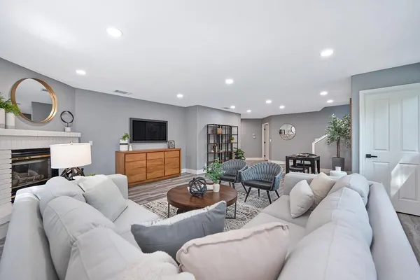 $935,000 | 401 Seaton Drive, Folsom, CA 95630