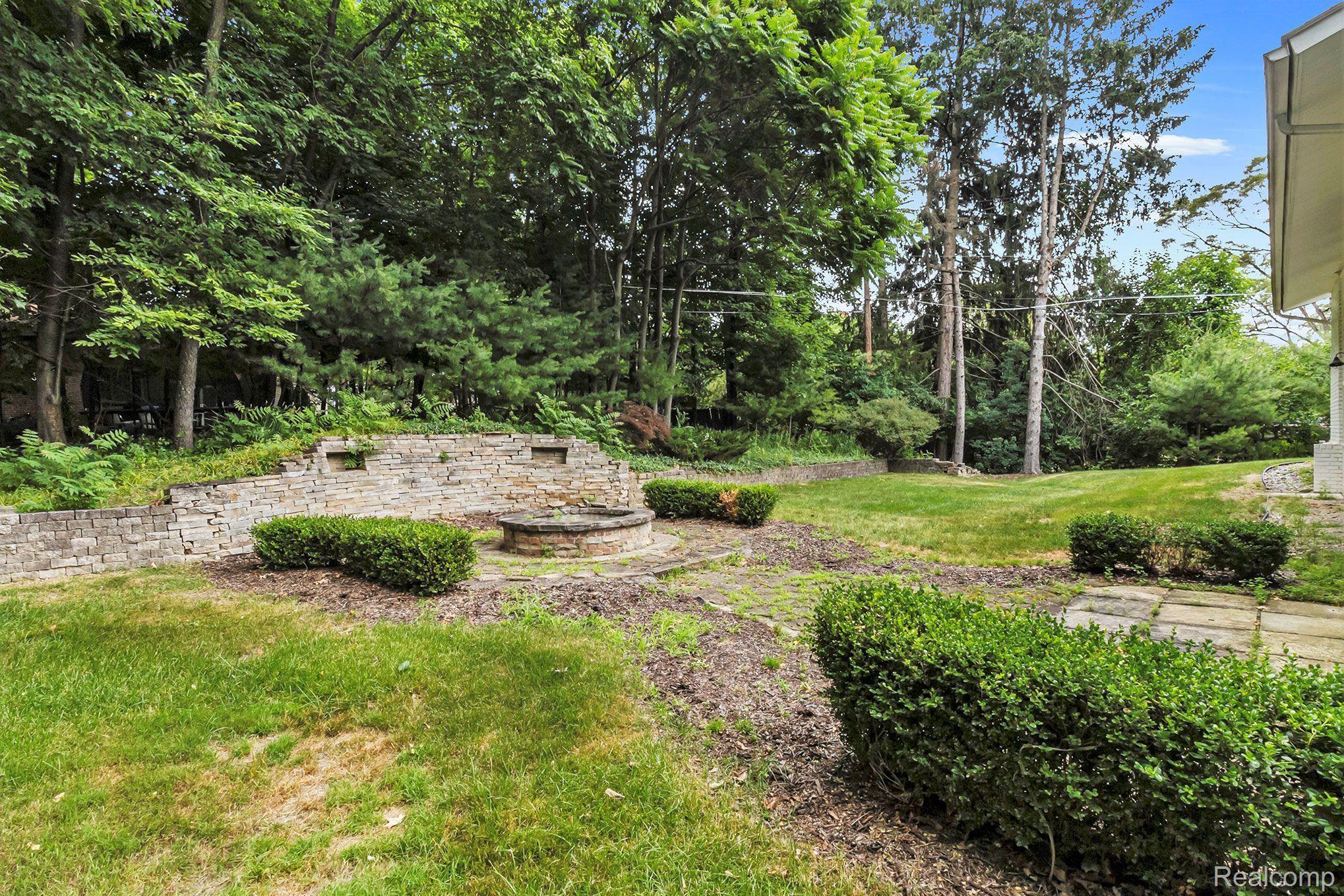 29746 Highmeadow Road Farmington, MI 48334 - Photo 44 of 46 Gallery Image 44