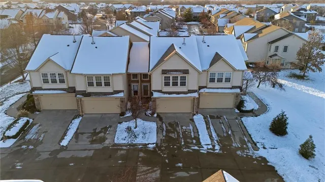 $305,000 | 8896 Findley Street, Lenexa, KS 66227