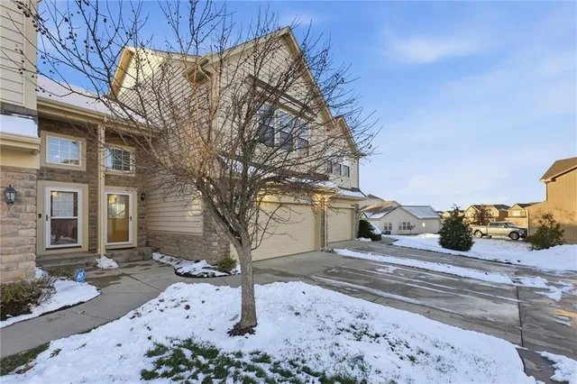 $305,000 | 8896 Findley Street, Lenexa, KS 66227