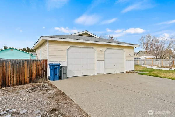 $420,000 | 301 West Helena Avenue, Ellensburg, WA 98926