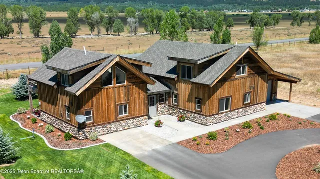 $769,000 | 25 Fairway Avenue, Thayne, WY 83127