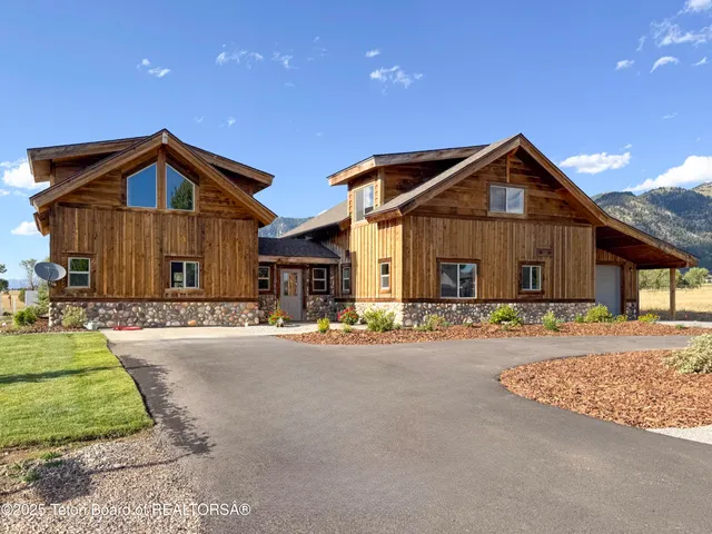 $769,000 | 25 Fairway Avenue, Thayne, WY 83127