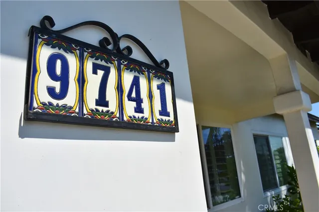 a close view of light bulb