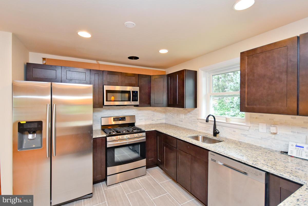 6401 Summerhill Road Temple Hills, MD 20748 - Photo 11 of 30 Kitchen