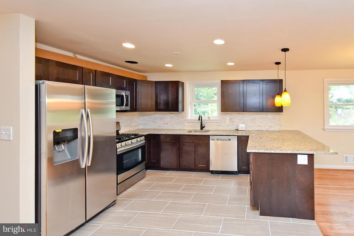 6401 Summerhill Road Temple Hills, MD 20748 - Photo 10 of 30 Kitchen