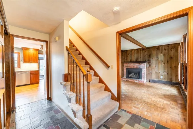 a view of an entryway with livingroom