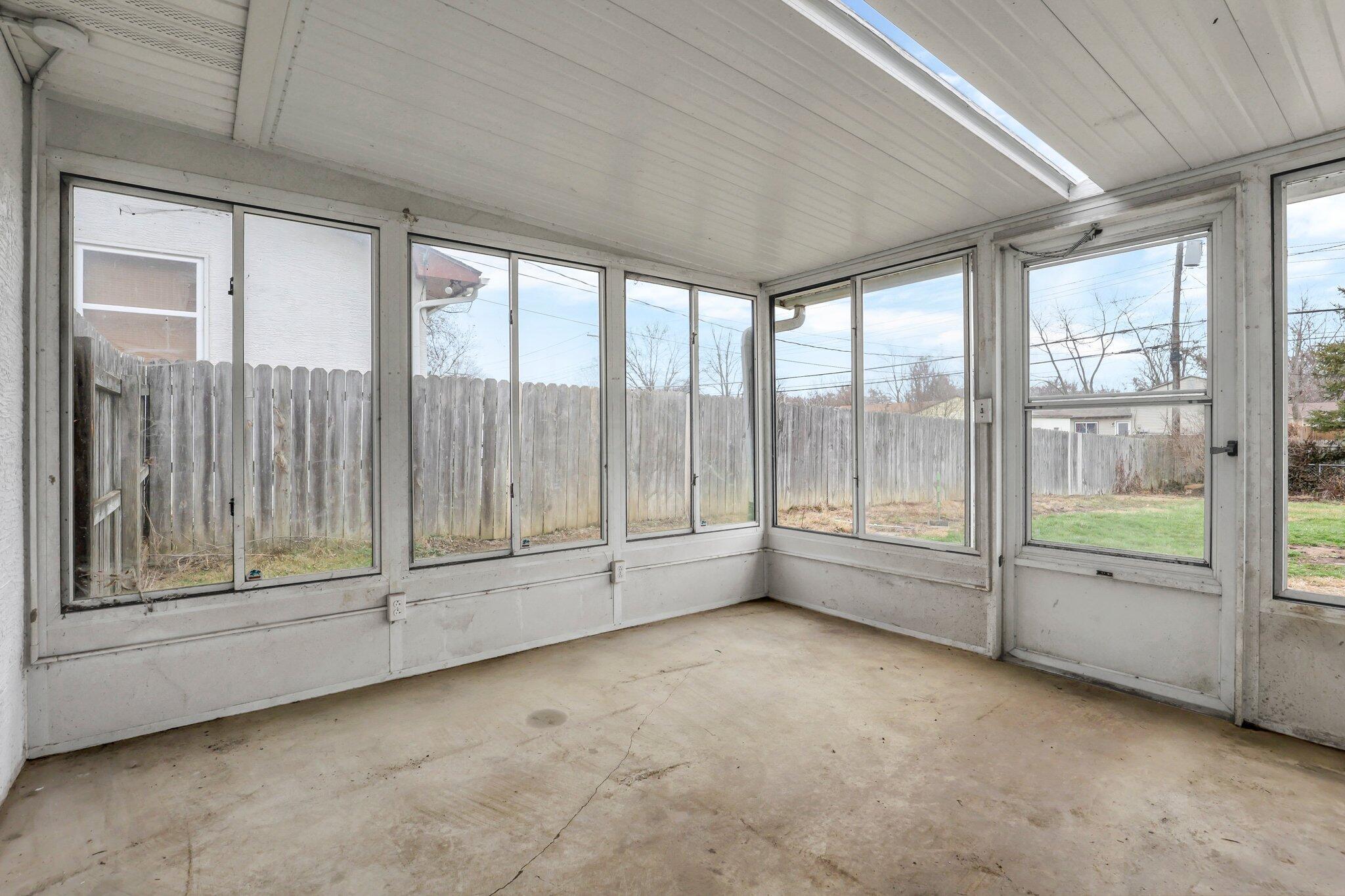 2686 Brownfield Road Columbus, OH 43232 - Photo 17 of 37 Screen Porch