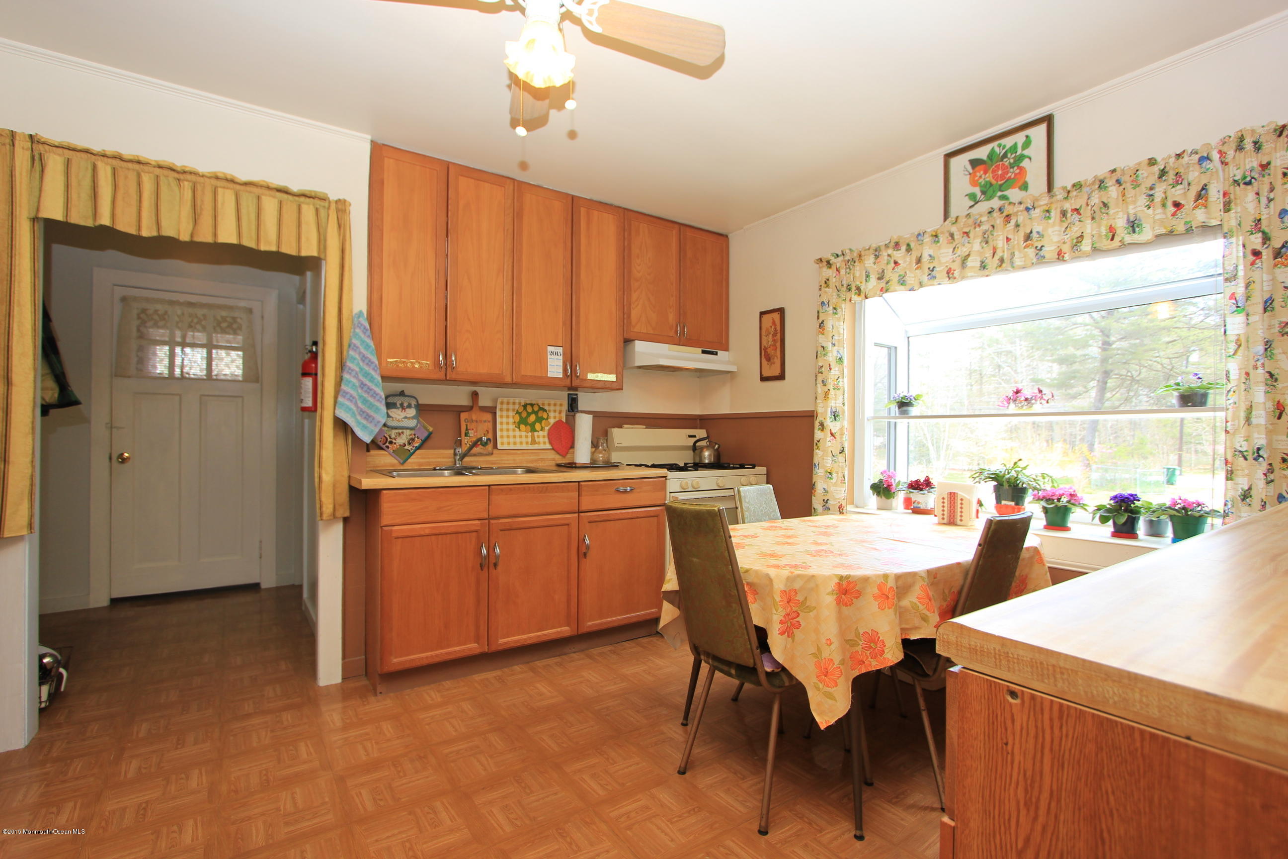 278 Cassville Road Jackson, NJ 08527 - Photo 3 of 60 bKitchen