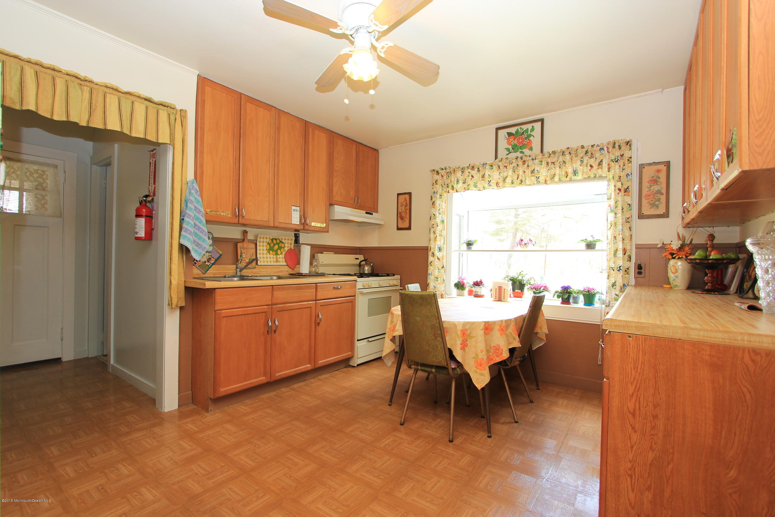 278 Cassville Road Jackson, NJ 08527 - Photo 5 of 60 bKitchen3