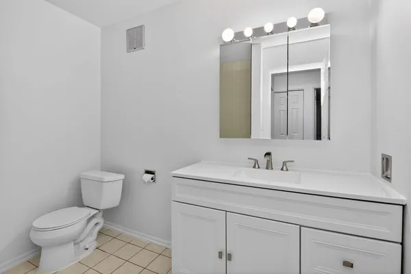 $190,000 | 8305 Highway 53, Unit A15, Woodridge, IL 60517