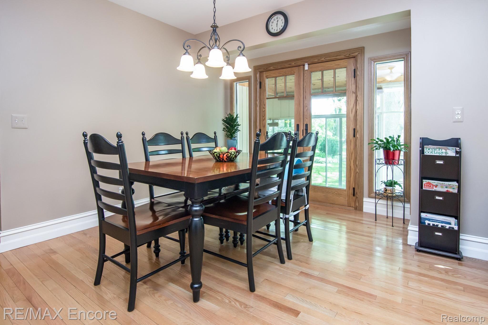 2645 Hickory Lawn Road Rochester, MI 48307 - Photo 10 of 39 Eat-In Kitchen