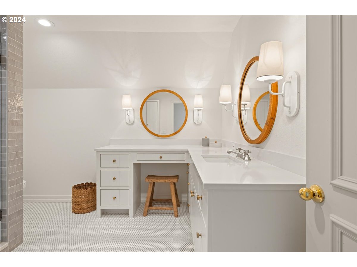 5400 Southwest Schatz Road Tualatin, OR 97062 - Photo 38 of 48 Gallery Image 38