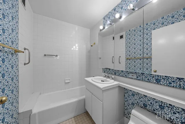 $925,000 | 112-01 Queens Boulevard, Unit 16F | Forest Hills