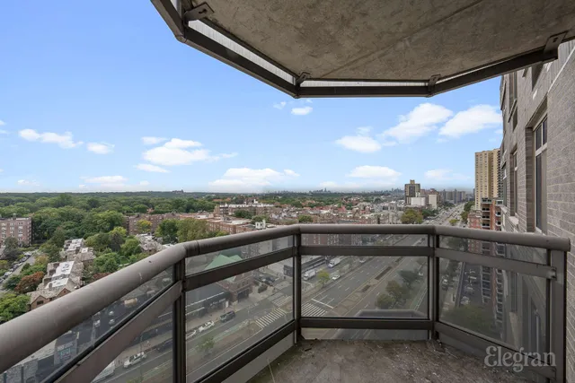 $925,000 | 112-01 Queens Boulevard, Unit 16F | Forest Hills