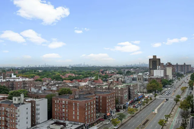$925,000 | 112-01 Queens Boulevard, Unit 16F | Forest Hills