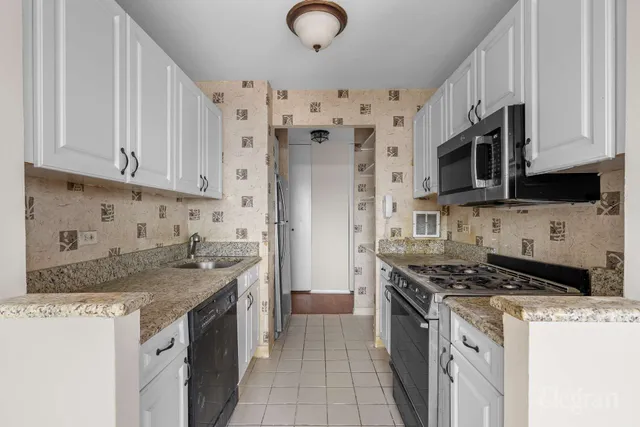 $925,000 | 112-01 Queens Boulevard, Unit 16F | Forest Hills