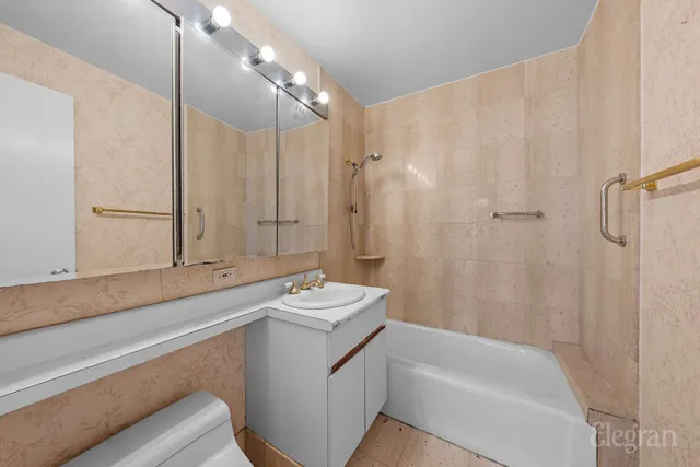 $925,000 | 112-01 Queens Boulevard, Unit 16F | Forest Hills