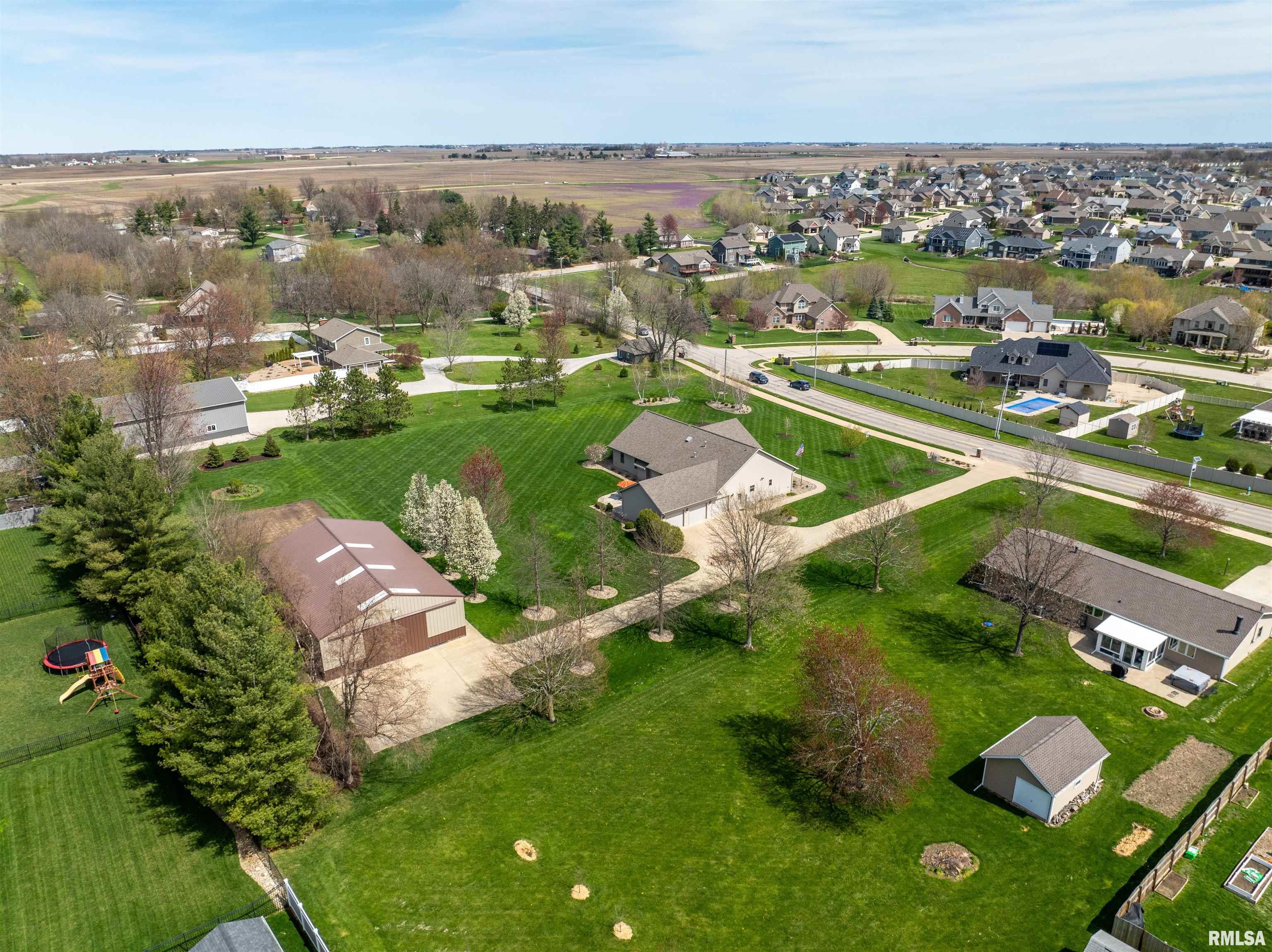 900 Dallas Road Washington, IL 61571 - Photo 18 of 62 Gallery Image 18