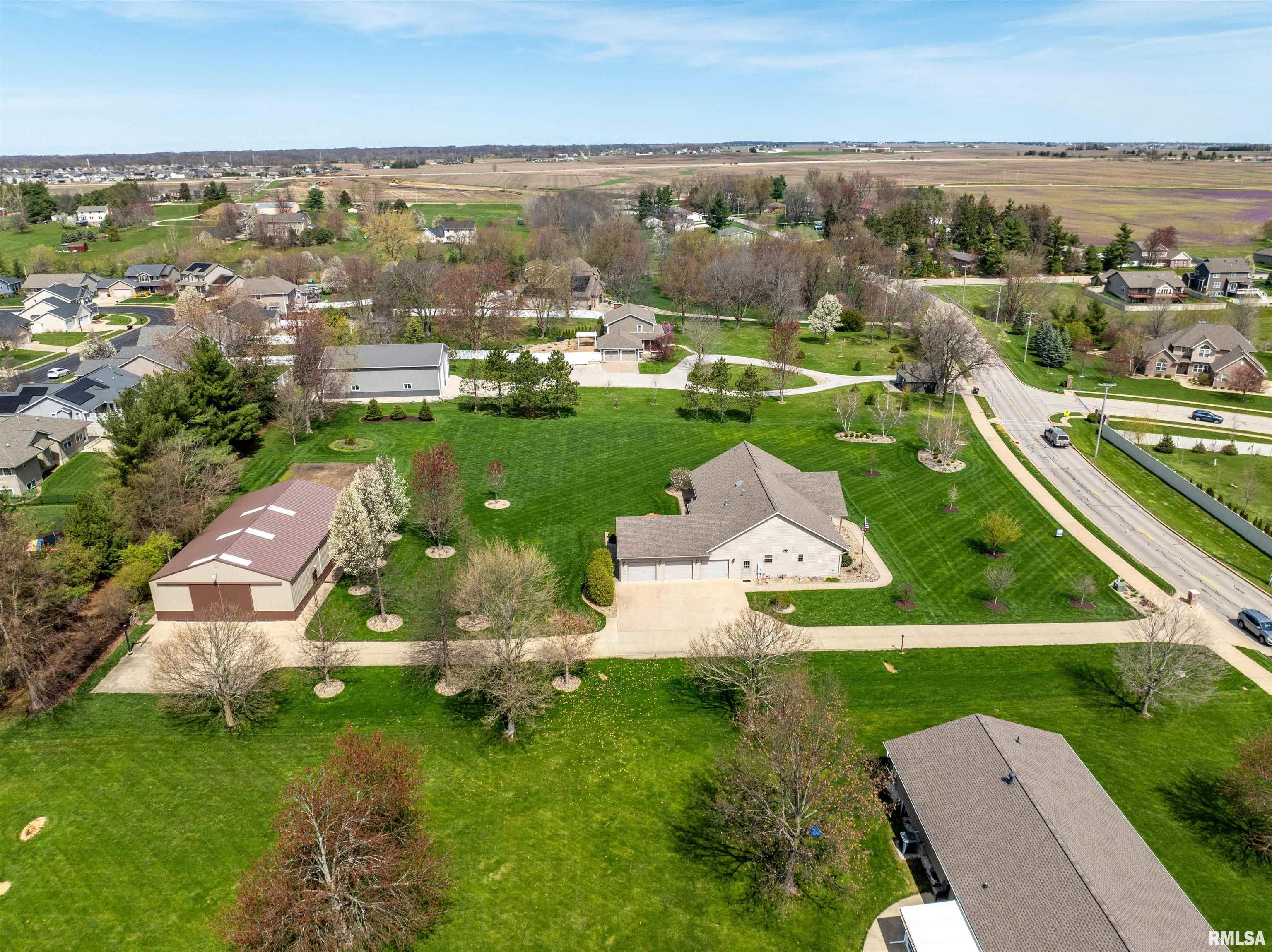 900 Dallas Road Washington, IL 61571 - Photo 19 of 62 Gallery Image 19