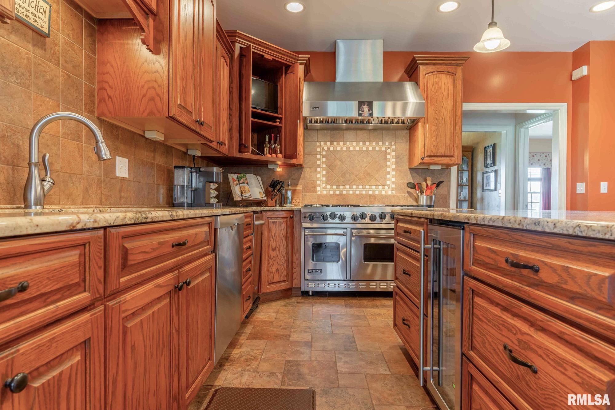 900 Dallas Road Washington, IL 61571 - Photo 30 of 62 Gallery Image 30