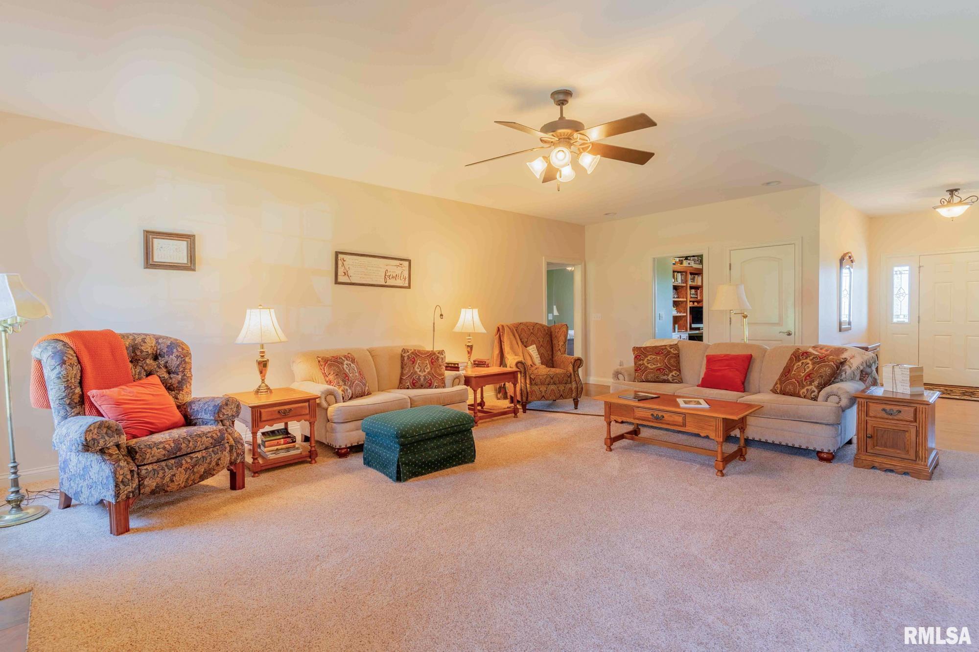 900 Dallas Road Washington, IL 61571 - Photo 34 of 62 Gallery Image 34