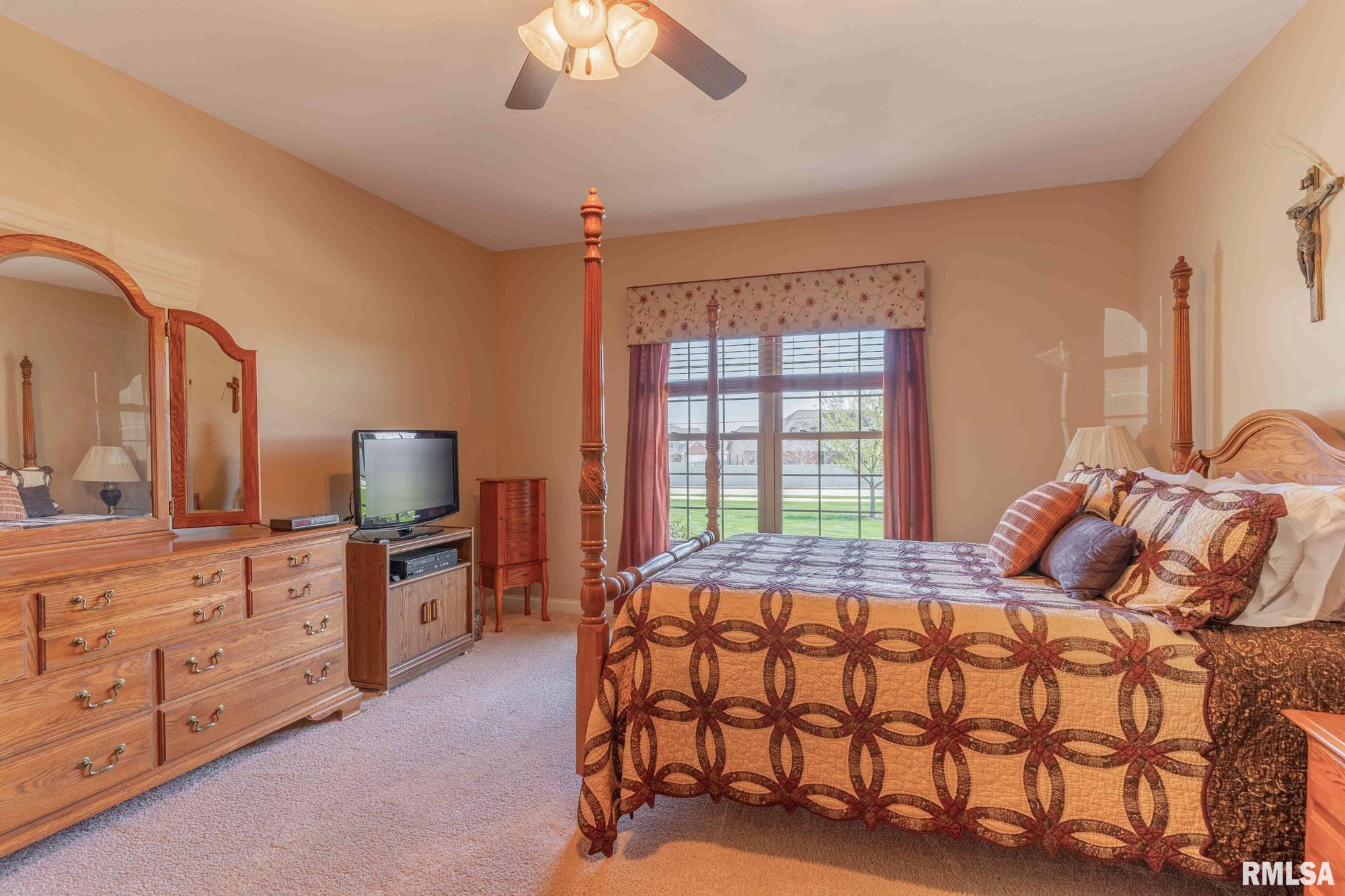 900 Dallas Road Washington, IL 61571 - Photo 44 of 62 Gallery Image 44