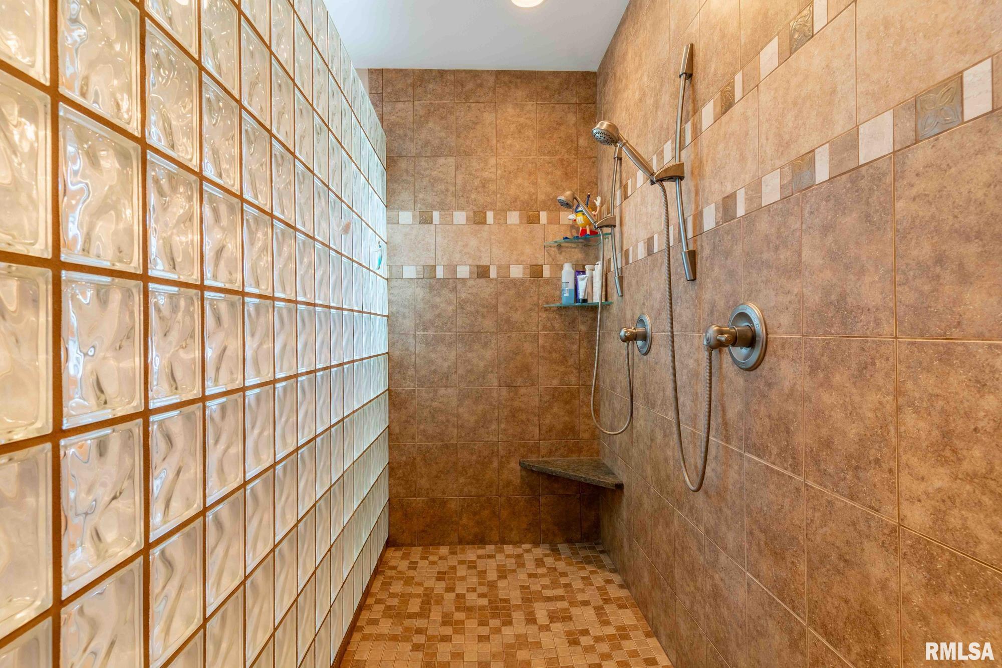 900 Dallas Road Washington, IL 61571 - Photo 47 of 62 Gallery Image 47