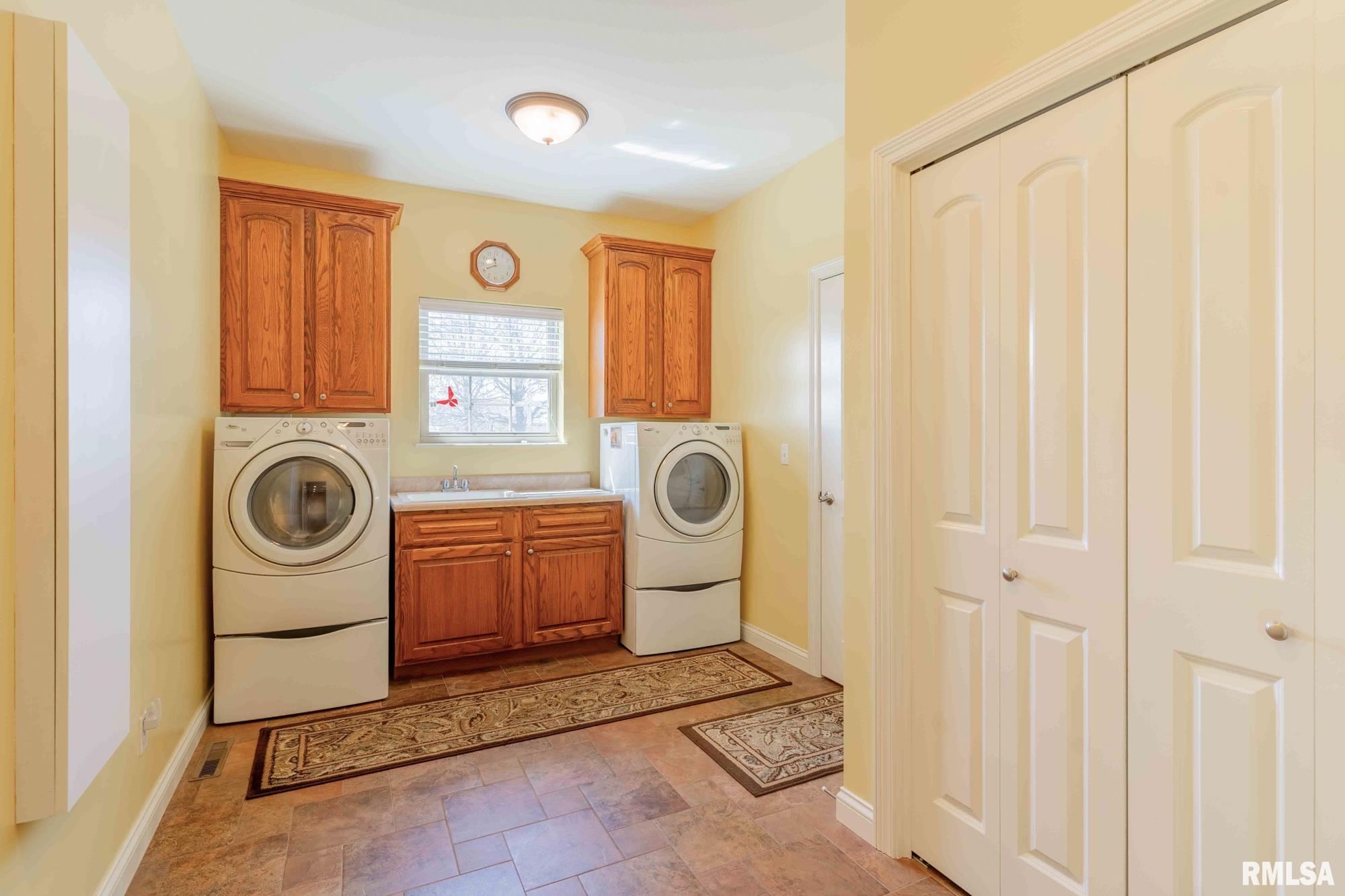 900 Dallas Road Washington, IL 61571 - Photo 54 of 62 Gallery Image 54