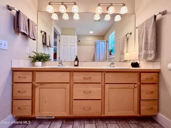 $549,500 | 1291 North Center Green Loop, Coeur D'Alene, ID 83815