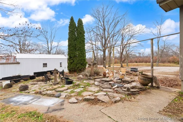 $200,000 | 3119 West Kent Sr 256, Austin, IN 47102