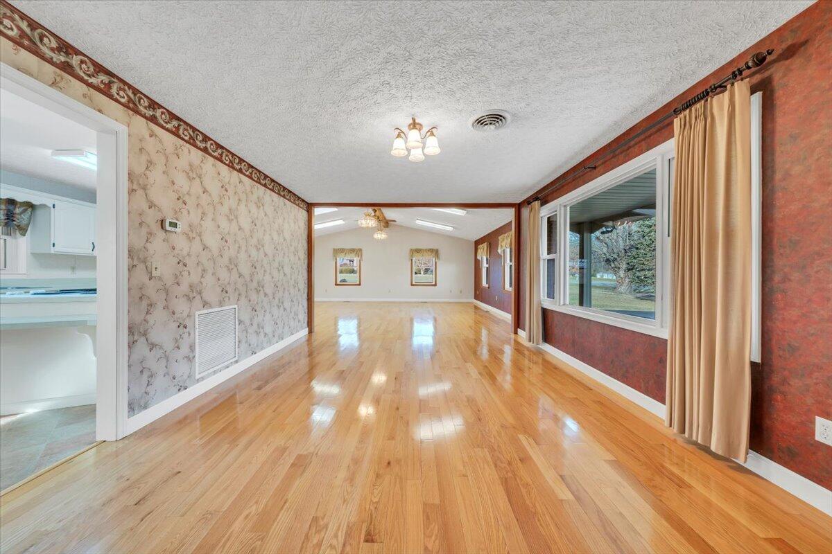 5985 Collier Street Dublin, VA 24084 - Photo 18 of 53 02-MIB03732