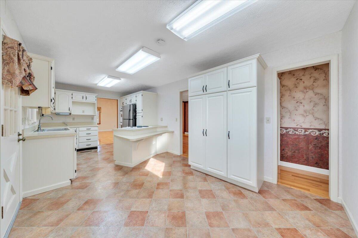 5985 Collier Street Dublin, VA 24084 - Photo 29 of 53 a large room with a lot of white furniture