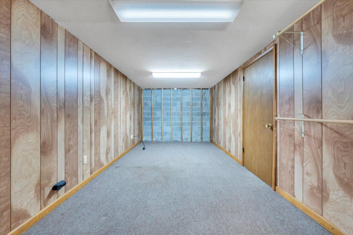 5985 Collier Street Dublin, VA 24084 - Photo 50 of 53 a view of entryway