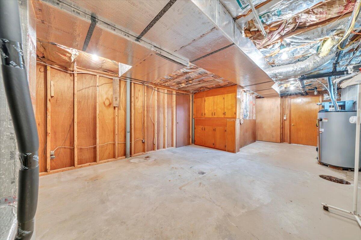 5985 Collier Street Dublin, VA 24084 - Photo 53 of 53 a view of an empty room